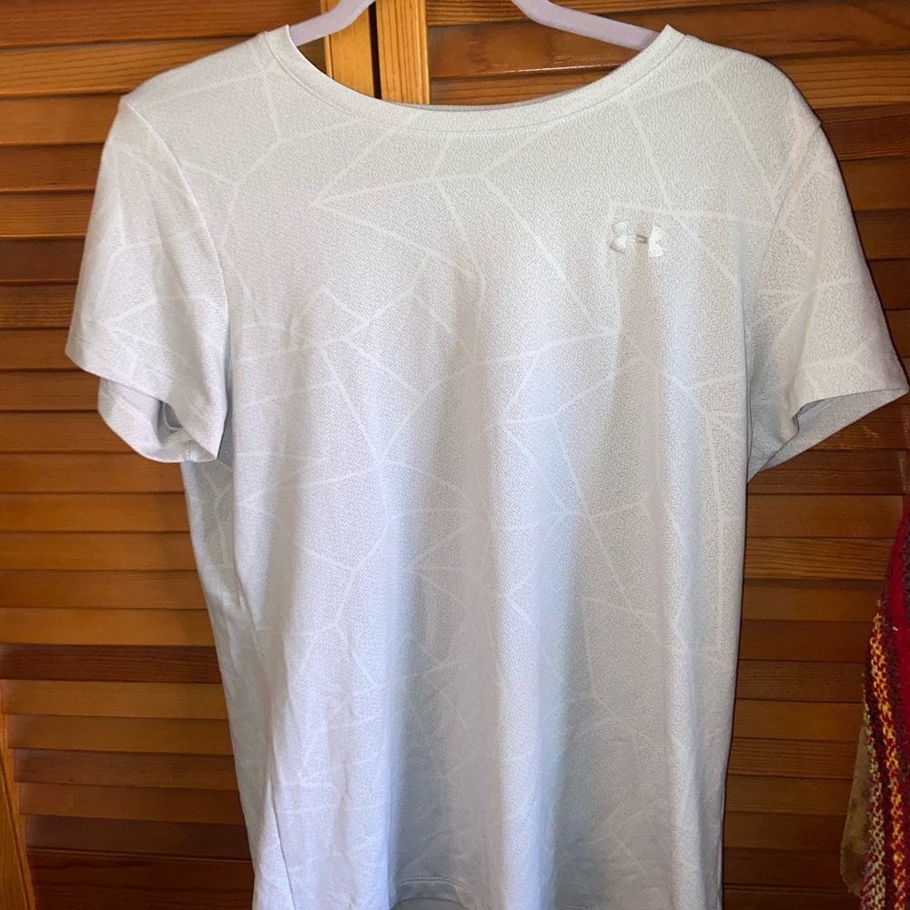 white & gray dri fit under armor tee